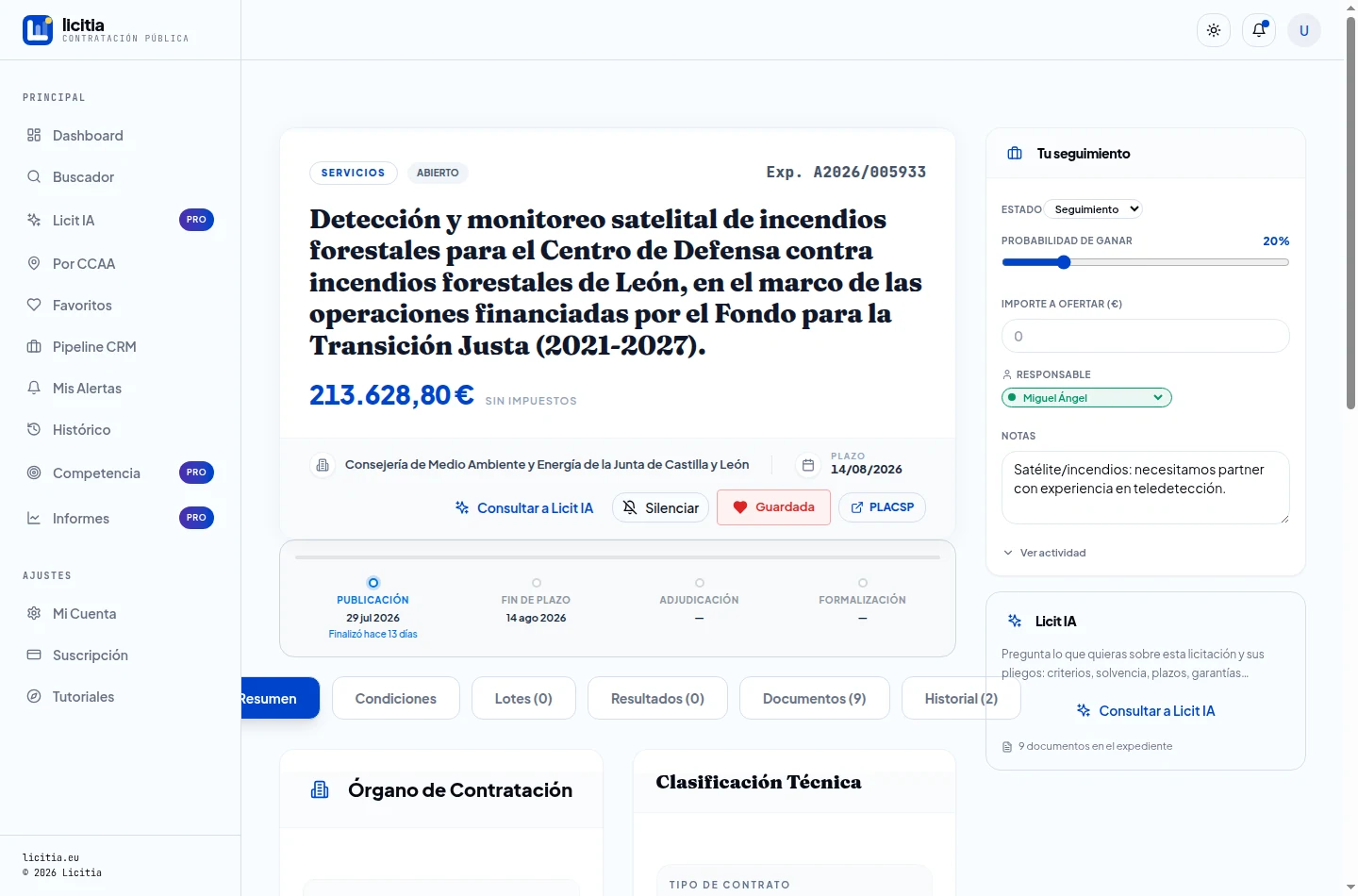 Ficha de una licitación con la línea de tiempo, el panel de seguimiento y la caja de Licit IA